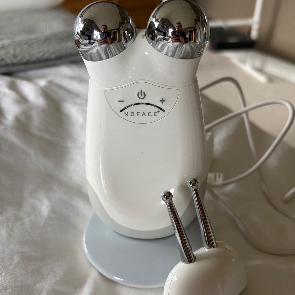 Nuface Trinity plus eye and lip attachment